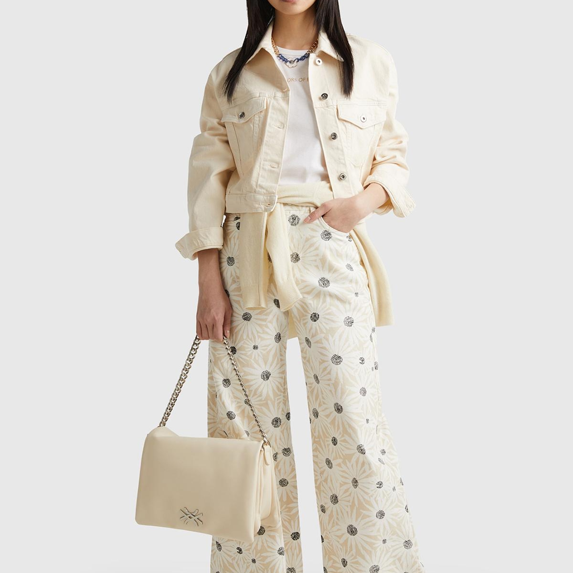 Kadın Krem Streç Pamuklu Arkası Çiçek Motifli Düğmeli Crop Denim Ceket