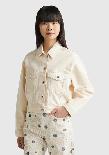  Kadın Krem Streç Pamuklu Arkası Çiçek Motifli Düğmeli Crop Denim Ceket