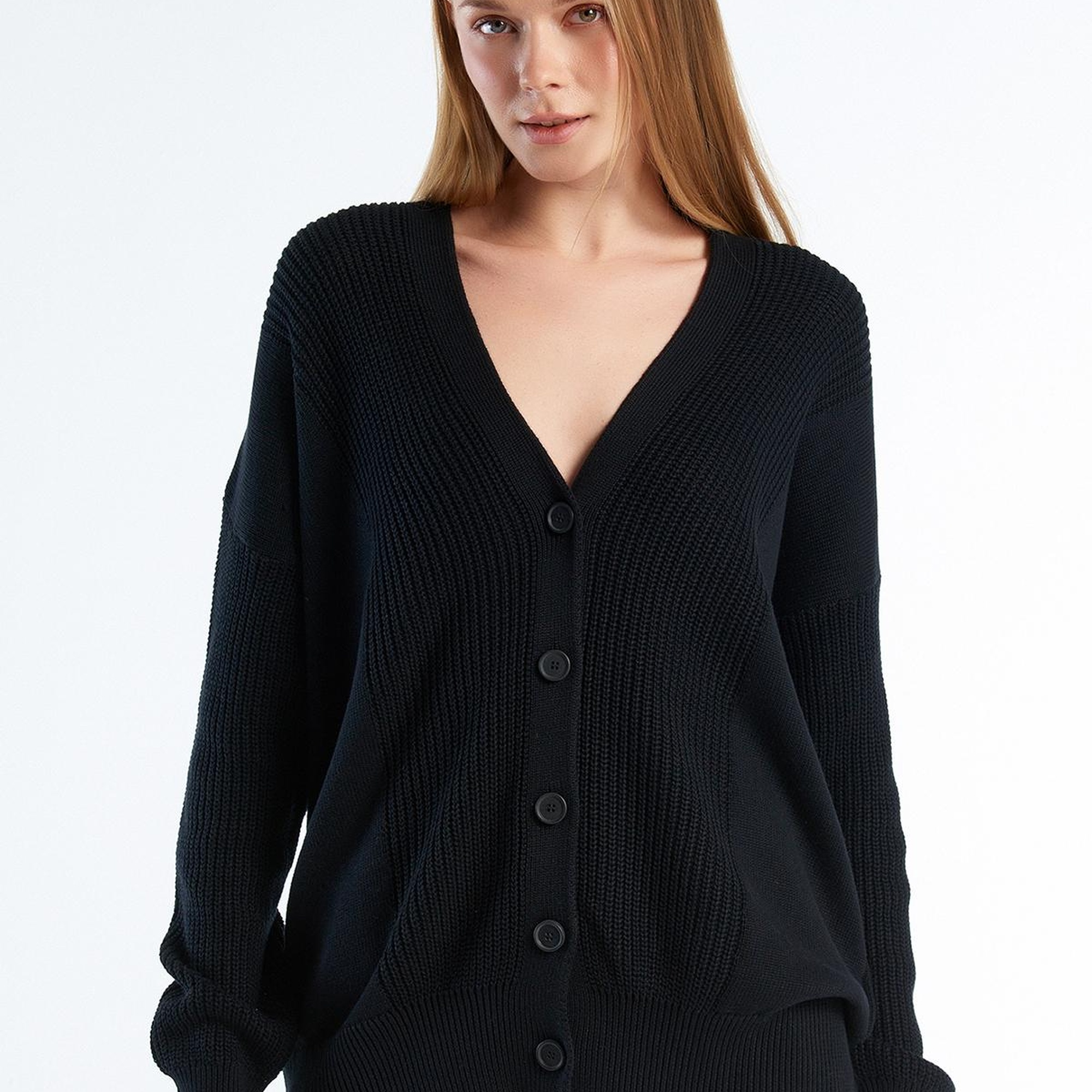 Kadın Siyah %100 Pamuk Düğmeli Geniş Kalıp V Yaka Kazak