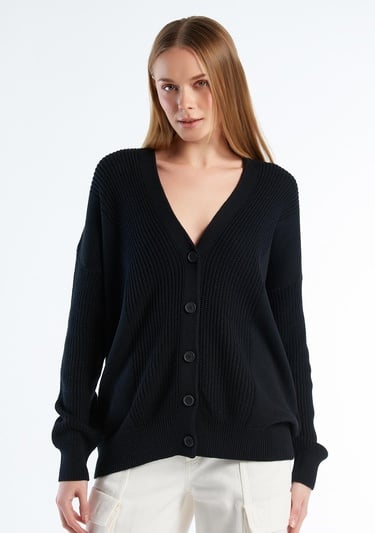  Kadın Siyah %100 Pamuk Düğmeli Geniş Kalıp V Yaka Kazak