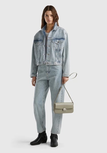  Kadın Açık Mavi %100 Pamuk Tamamı Baskılı Denim Kısa Ceket