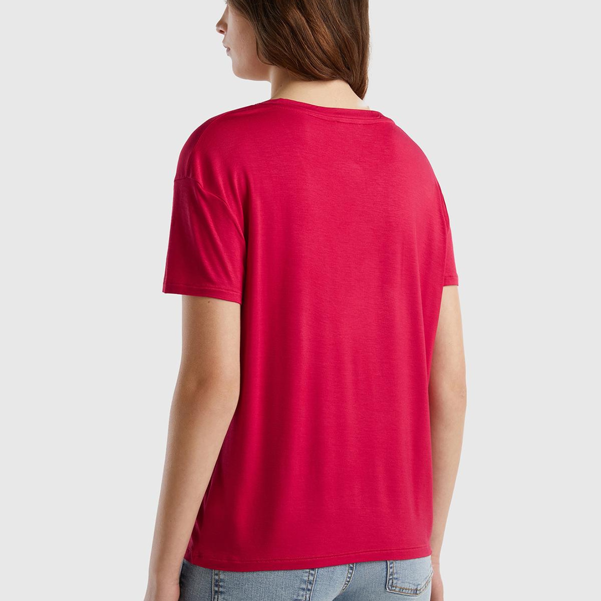 Kadın Fuşya Viskoz Karışımlı Geniş V Yaka Basic T-Shirt