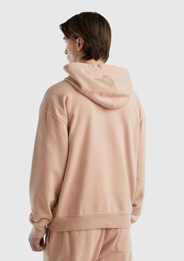  Erkek Pudra Pamuk Karışımlı Önü Logo Baskılı Kapüşonlu Sweatshirt