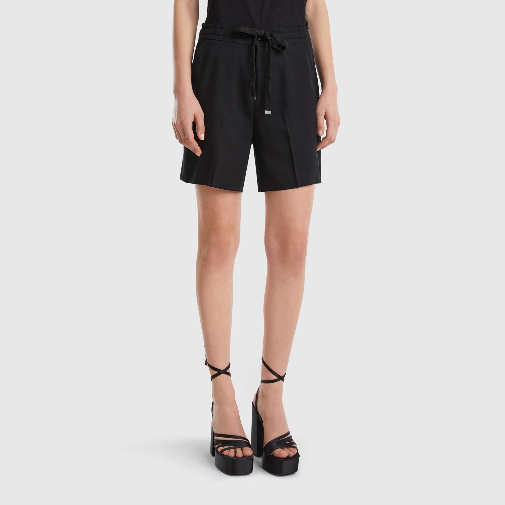 Kadın Siyah %100 Liyosel Beli İpli Şort