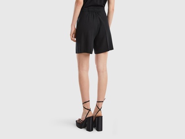  Kadın Siyah %100 Liyosel Beli İpli Şort