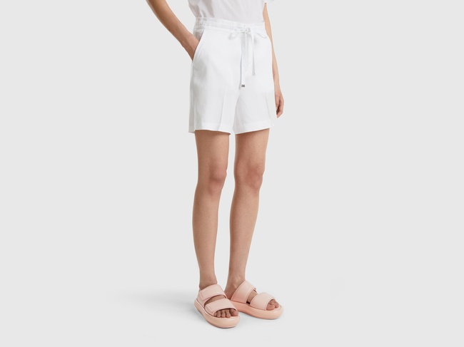  Kadın Beyaz %100 Liyosel Beli İpli Şort