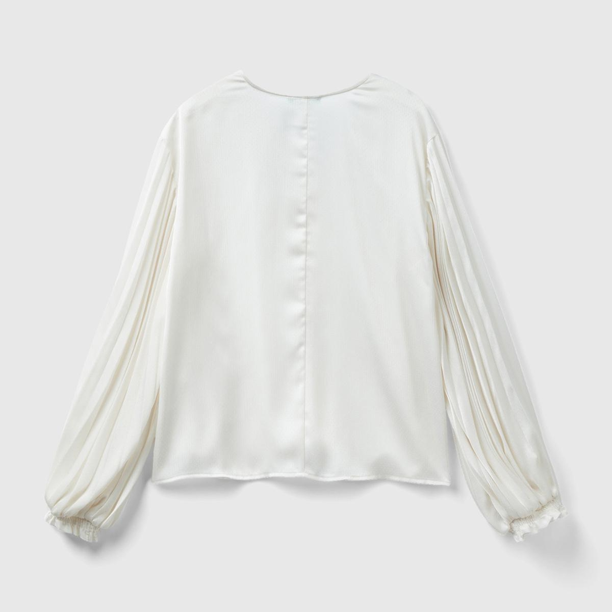 Kadın Krem Kolları Detaylı V Yaka Bluz