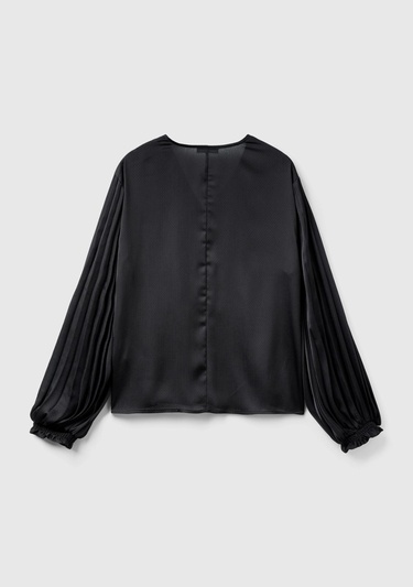  Kadın Siyah Kolları Detaylı V Yaka Bluz