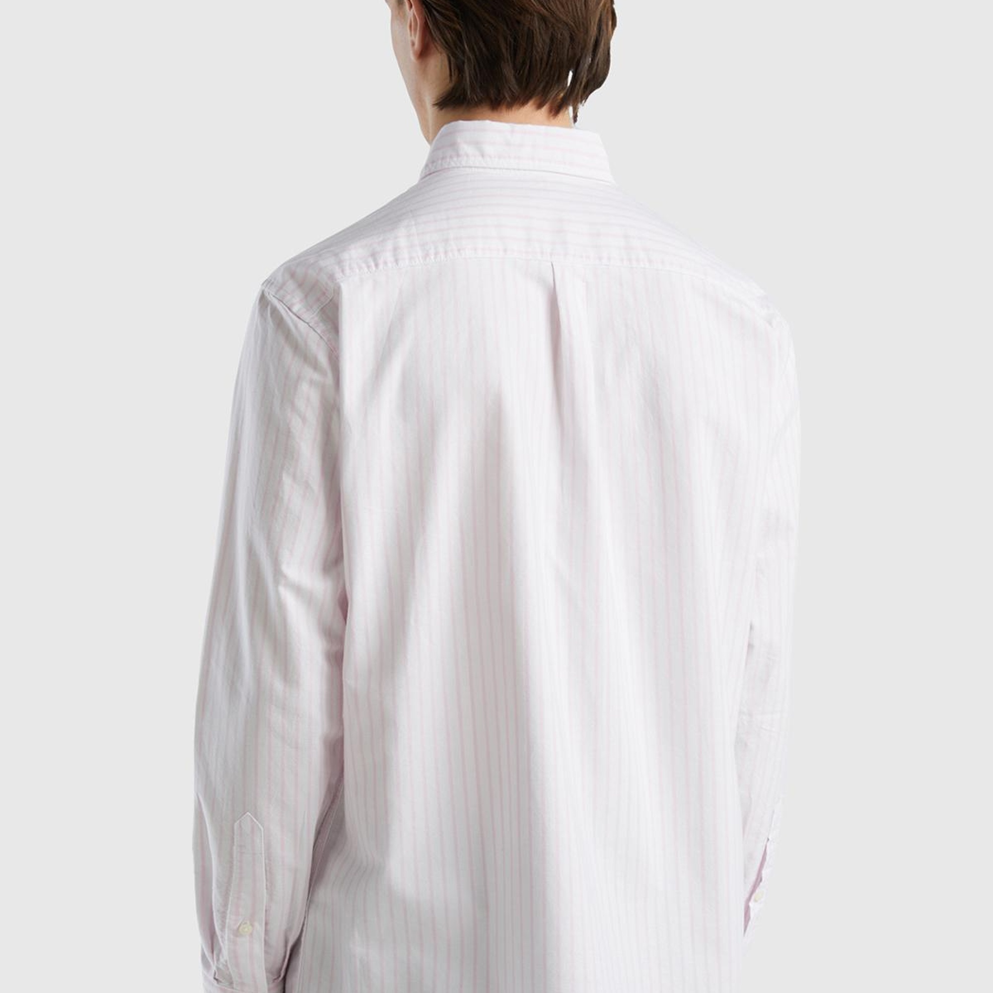 Erkek Pembe-Beyaz %100 Pamuk Çizgili Arkası Robalı Regular Fit Gömlek