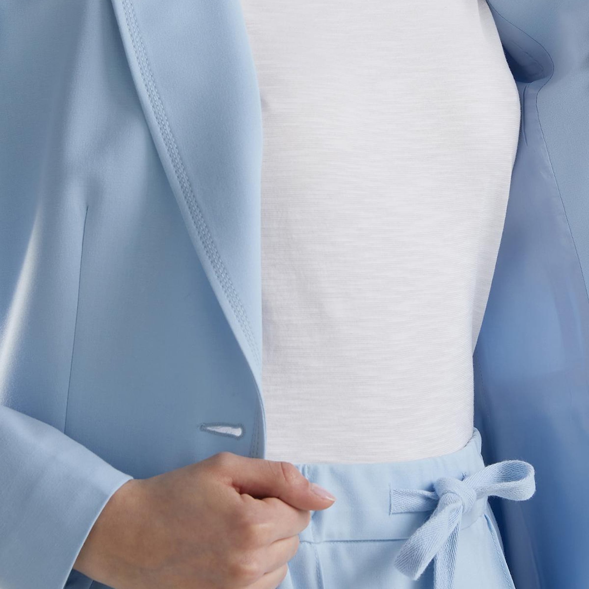 Kadın Açık Mavi Maskulen Kesim Önü Düğmeli Yalancı Kruvaze Ceket