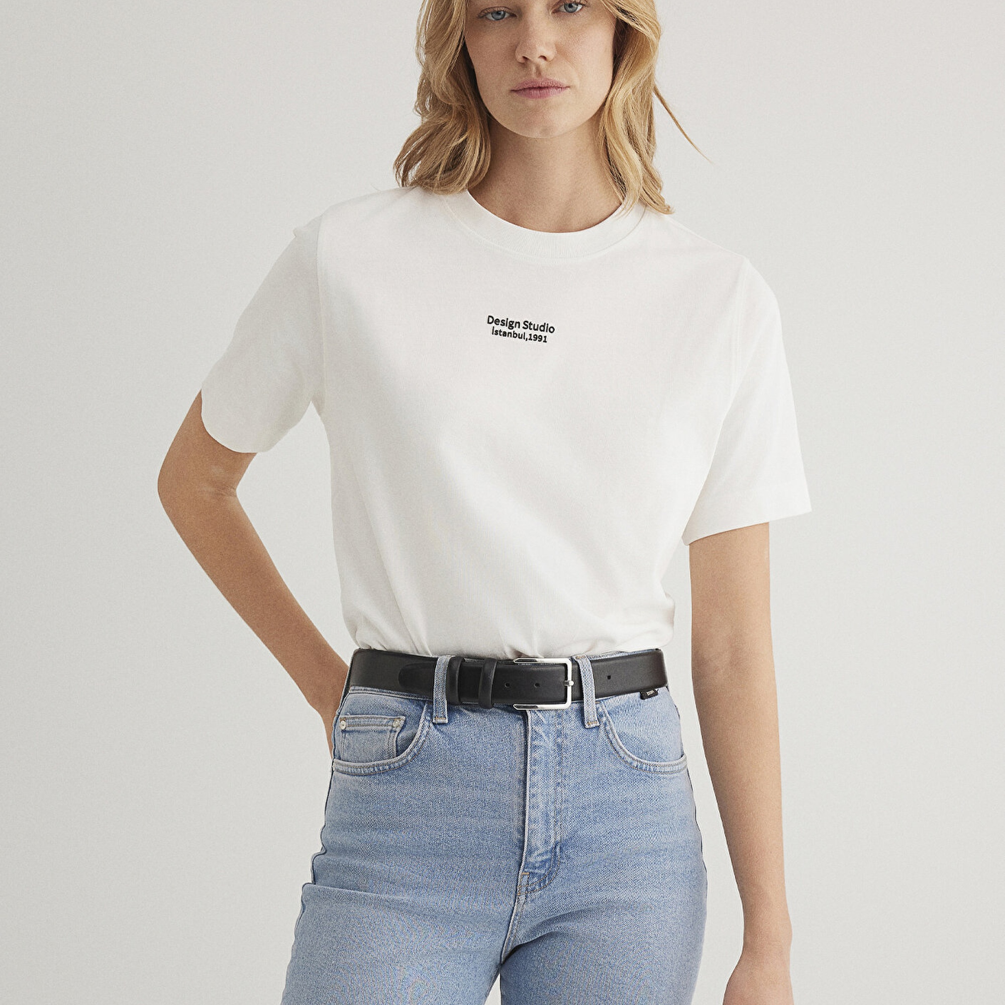 Mavi Baskılı Beyaz Tişört Regular Fit / Normal Kesim 1612911-70057