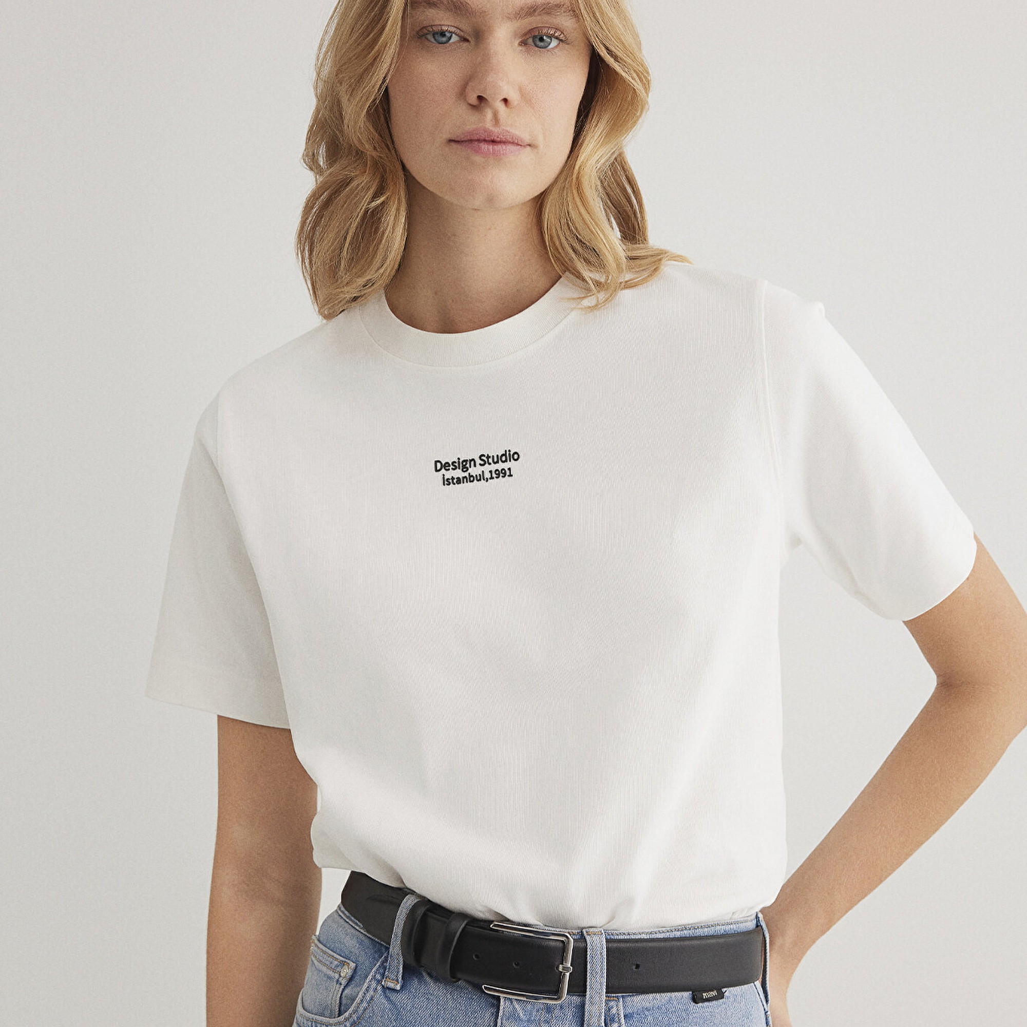 Mavi Baskılı Beyaz Tişört Regular Fit / Normal Kesim 1612911-70057