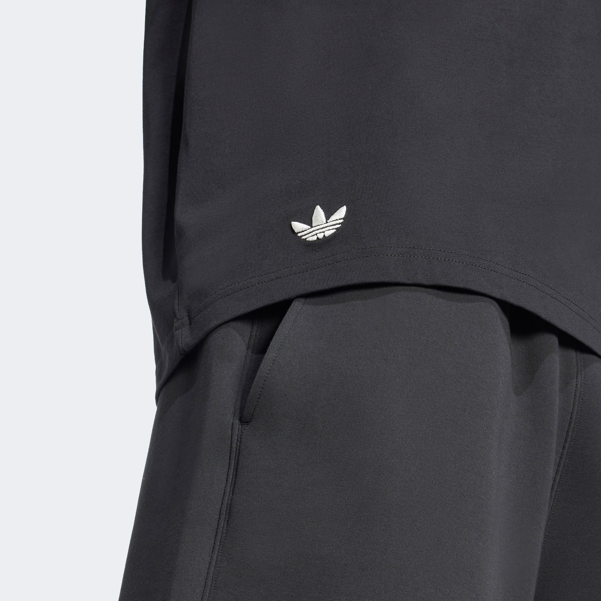 adidas NeuClassics Erkek Siyah T-Shirt