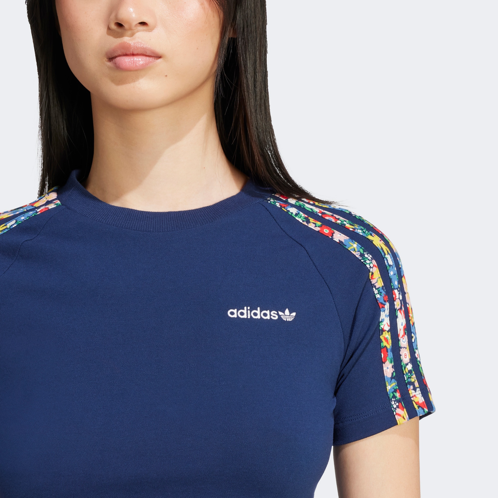 adidas Originals x Liberty London Kadın Mavi T-Shirt
