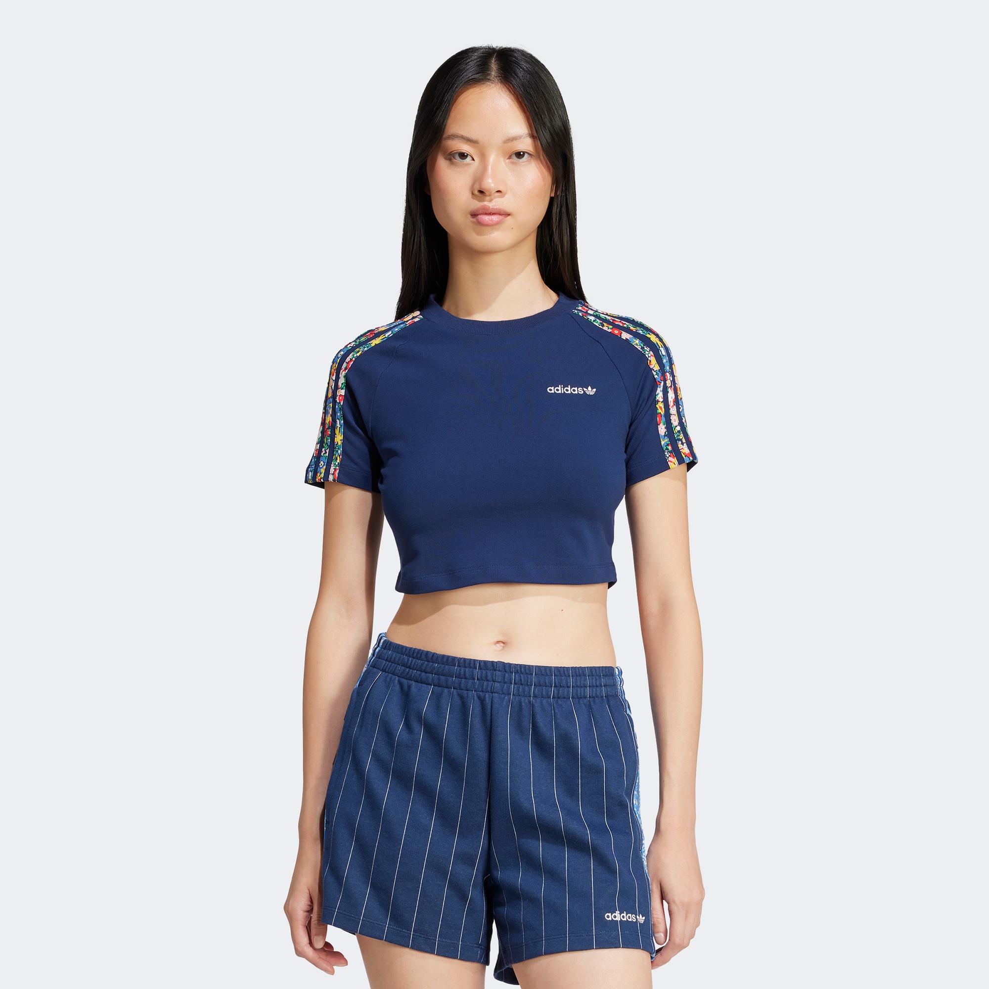 adidas Originals x Liberty London Kadın Mavi T-Shirt