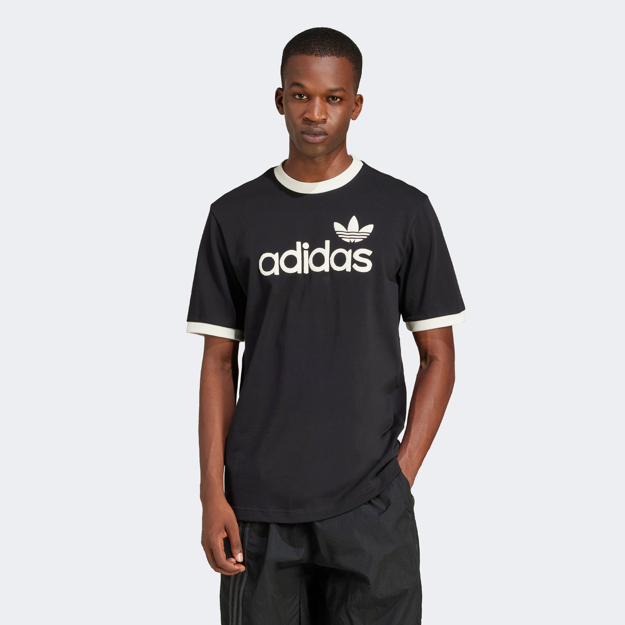adidas Simple Erkek Siyah T-Shirt