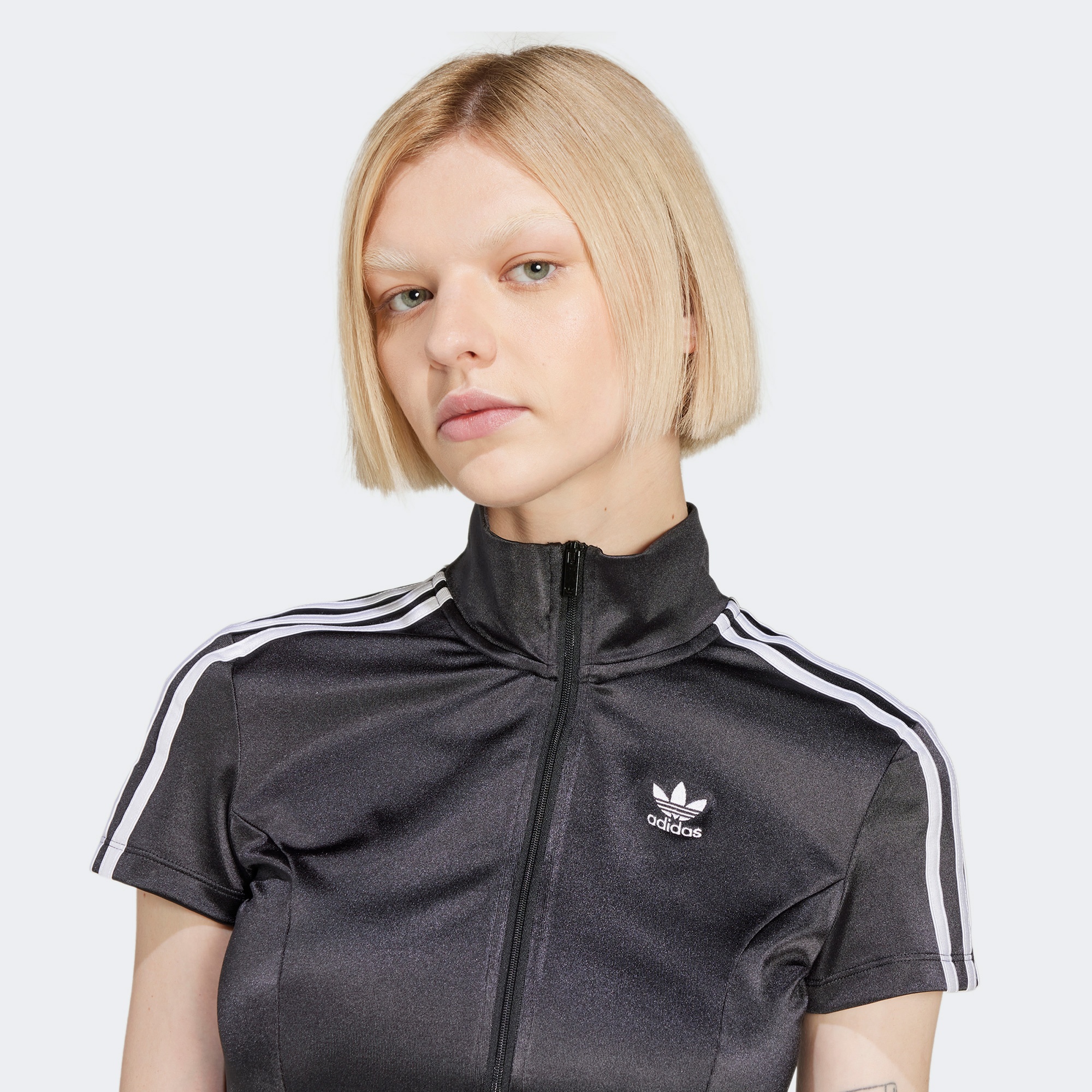 adidas Adicolor Kadın Siyah Kolsuz T-Shirt