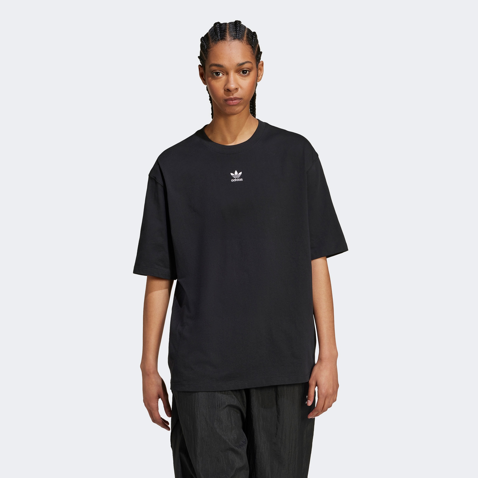 adidas Essentials Boyfriend Kadın Siyah T-Shirt