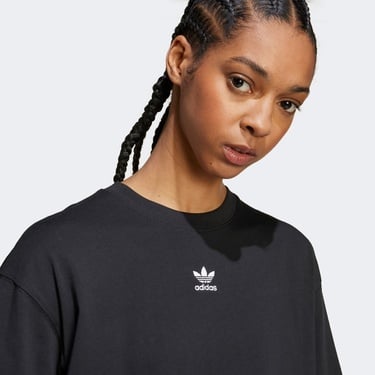  adidas Essentials Boyfriend Kadın Siyah T-Shirt