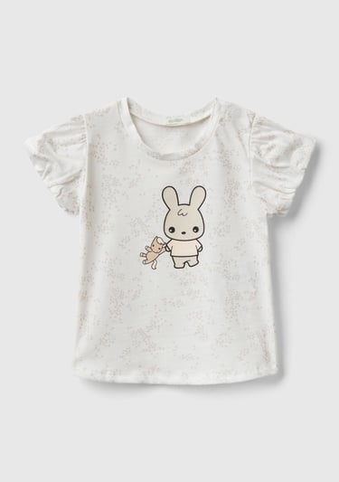  Bebek Ekru Tamamı Desenli Önü Karakter Baskılı Düğmeli Fırfırlı T-Shirt