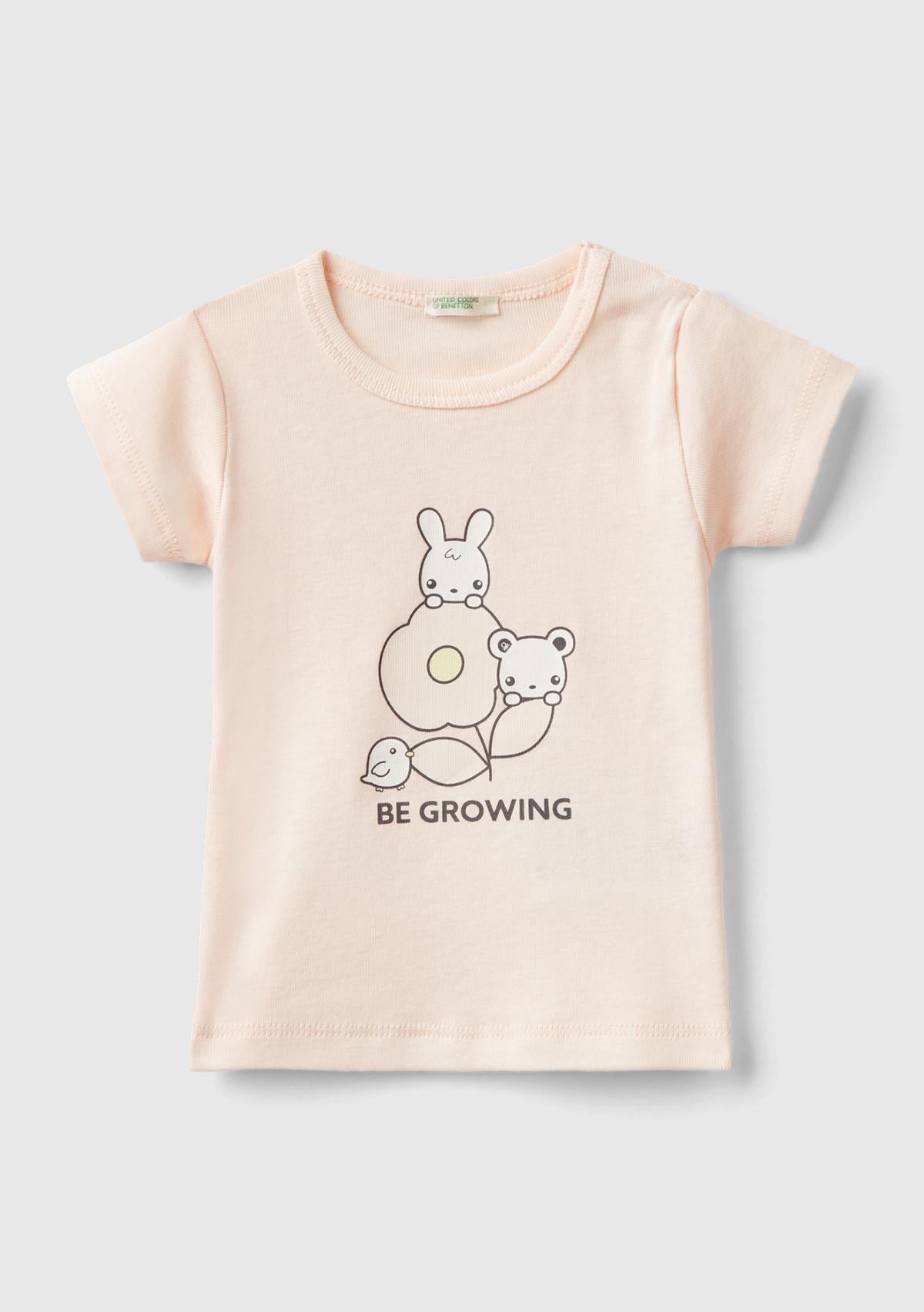  Bebek Pudra Önü Grafik Baskılı Omzu Çıtçıtlı Bisiklet Yaka T-Shirt