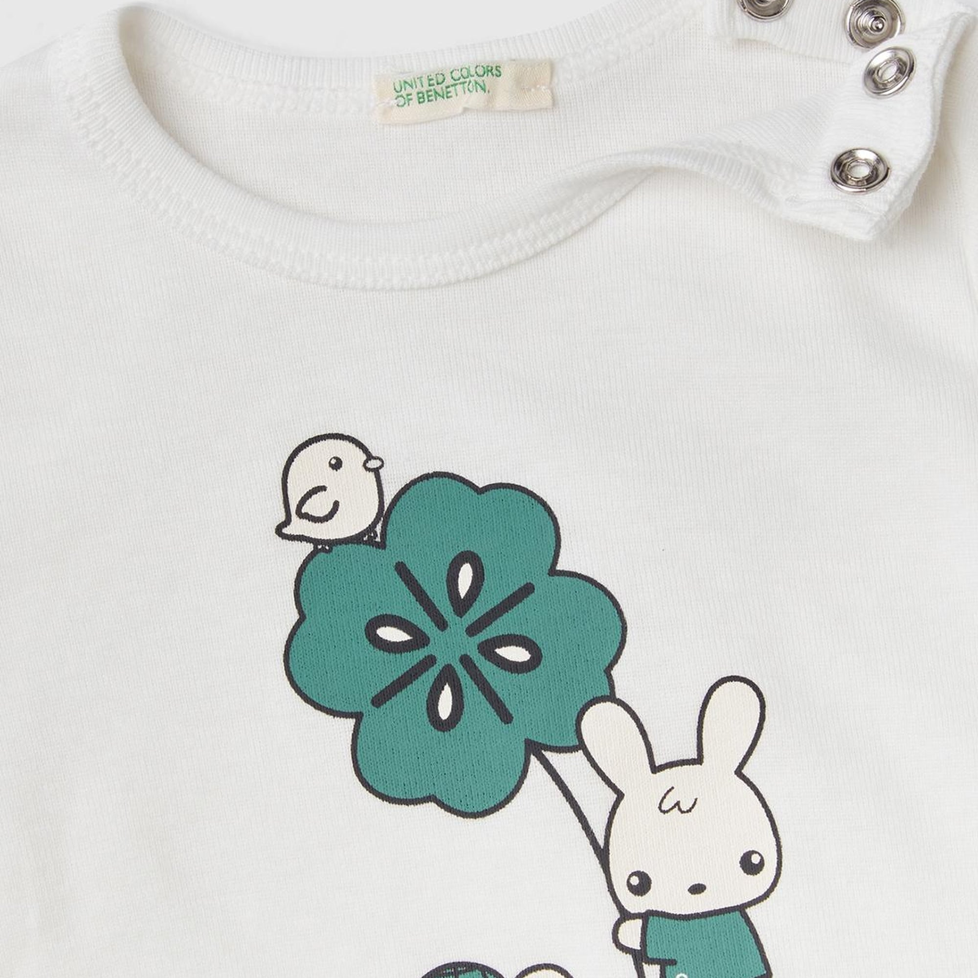 Bebek Beyaz. Önü Grafik Baskılı Omzu Çıtçıtlı Bisiklet Yaka T-Shirt