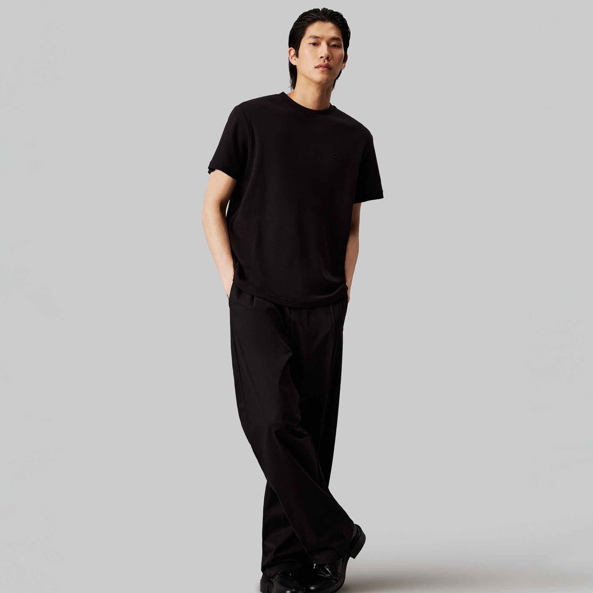 Calvin Klein Embossed Logo Erkek Siyah T-Shirt