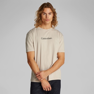  Calvin Klein Hero Logo Comfort Erkek Bej T-Shirt