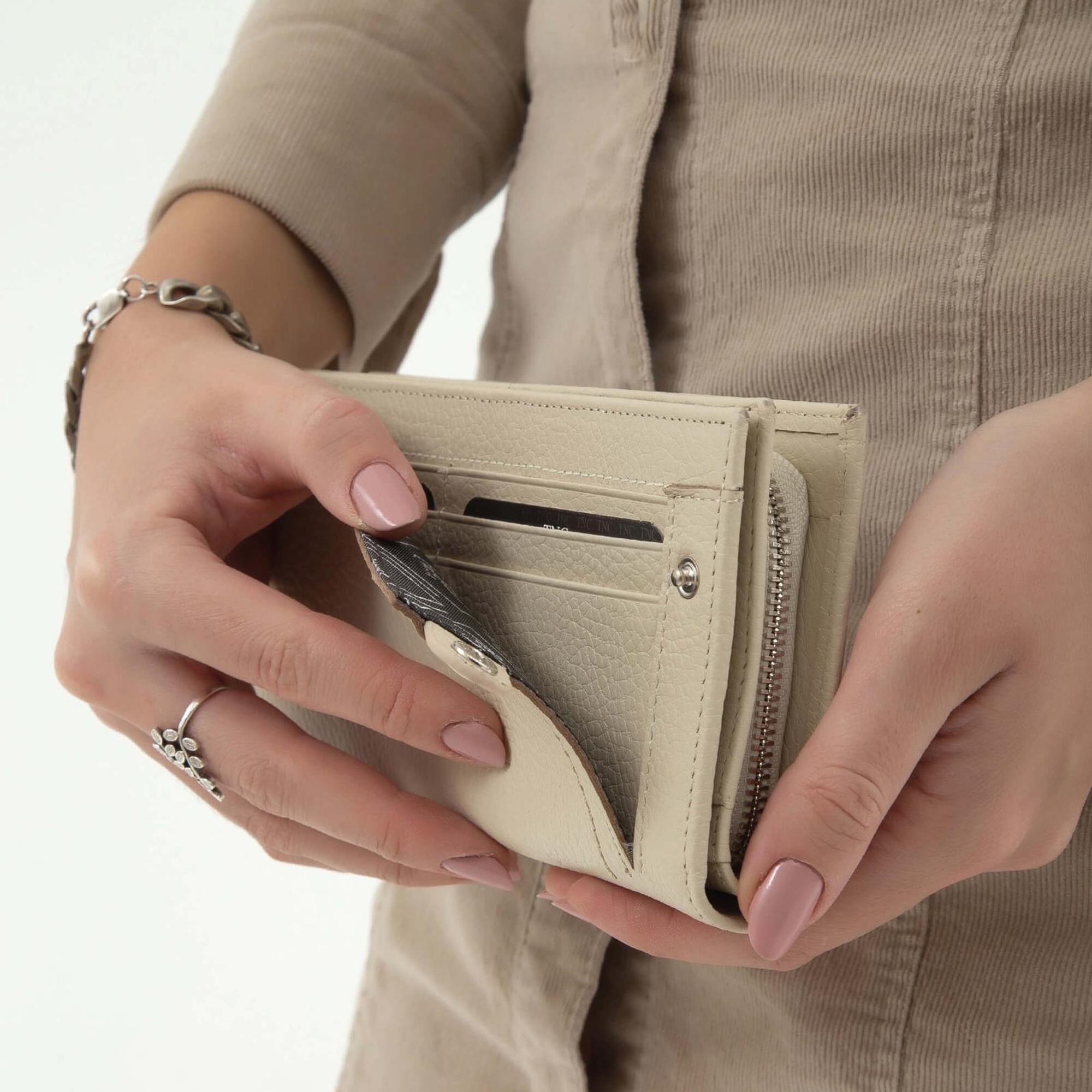 Tamer Tanca Kadın Hakiki Deri Bej Günlük Cuzdan