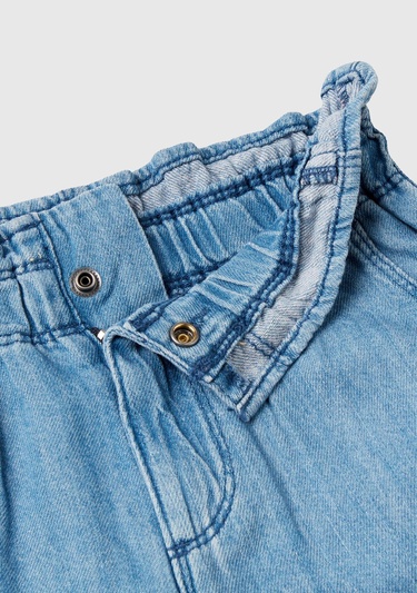  Kız Çocuk Mavi Eskitilmiş Efektli Arkası Yama Cepli Fırfırlı Şort