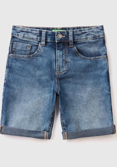  Erkek Çocuk Açık Mavi Logo İşlemeli 5 Cepli Kemer Delikli Denim Kısa Bermuda Şort