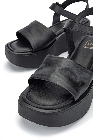  Tamer Tanca Kadın Hakiki Deri Siyah Deri Topuklu Sandalet
