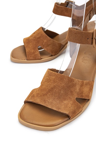  Tamer Tanca Kadın Hakiki Deri Tütün Süet Topuklu Sandalet