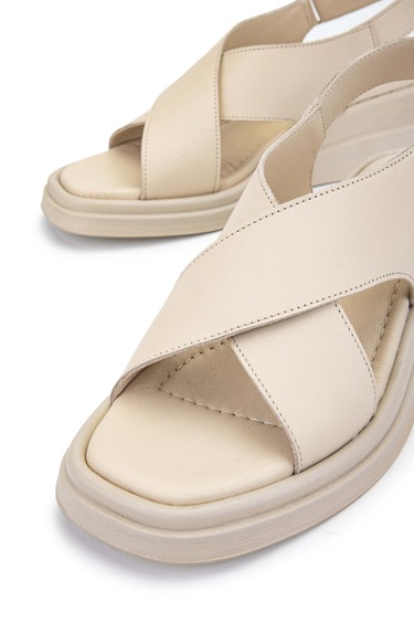  Tamer Tanca Kadın Hakiki Deri Bej Topuklu Sandalet