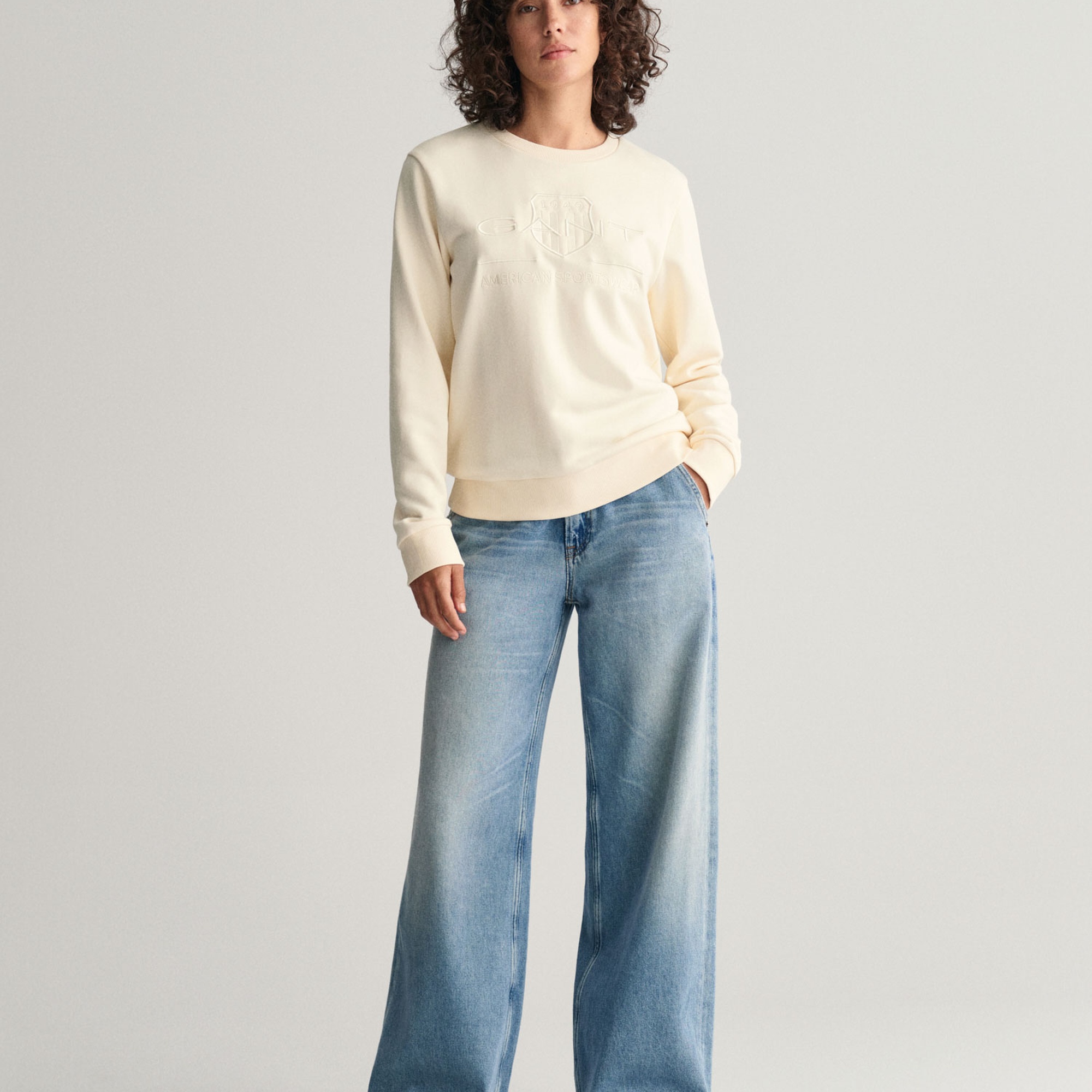 GANT Kadın Bej Regular Fit Bisiklet Yaka Logolu Sweatshirt