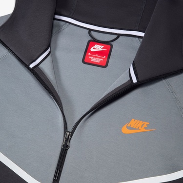  Nike Tech Windrunner Erkek Gri Kapüşonlu Ceket