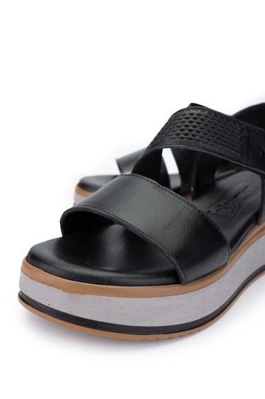  Tamer Tanca Kadın Hakiki Deri Siyah Topuklu Sandalet