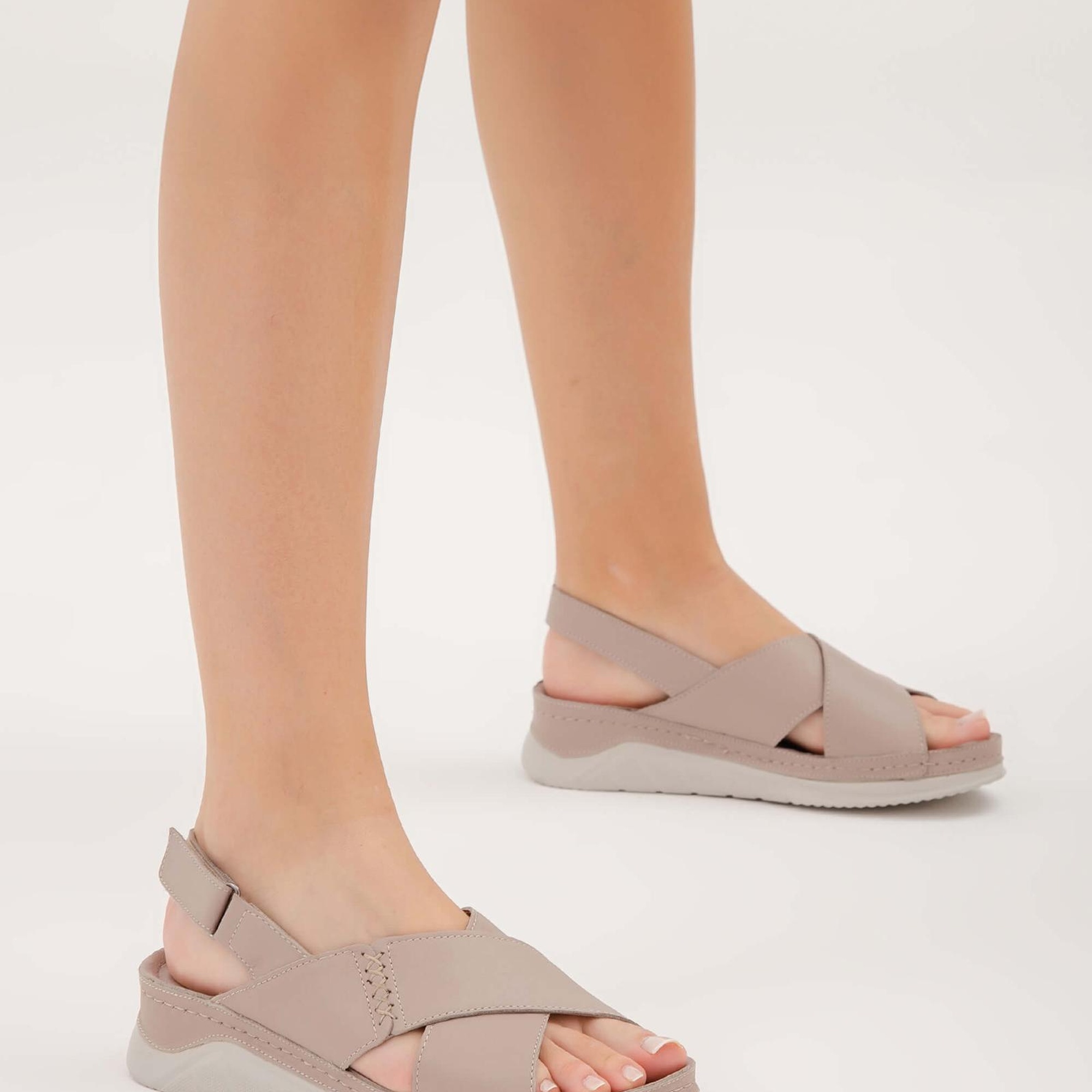 Tamer Tanca Kadın Hakiki Deri Taş Günlük Sandalet