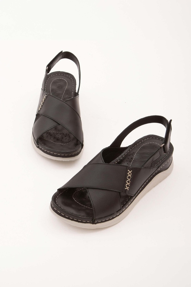  Tamer Tanca Kadın Hakiki Deri Siyah Günlük Sandalet