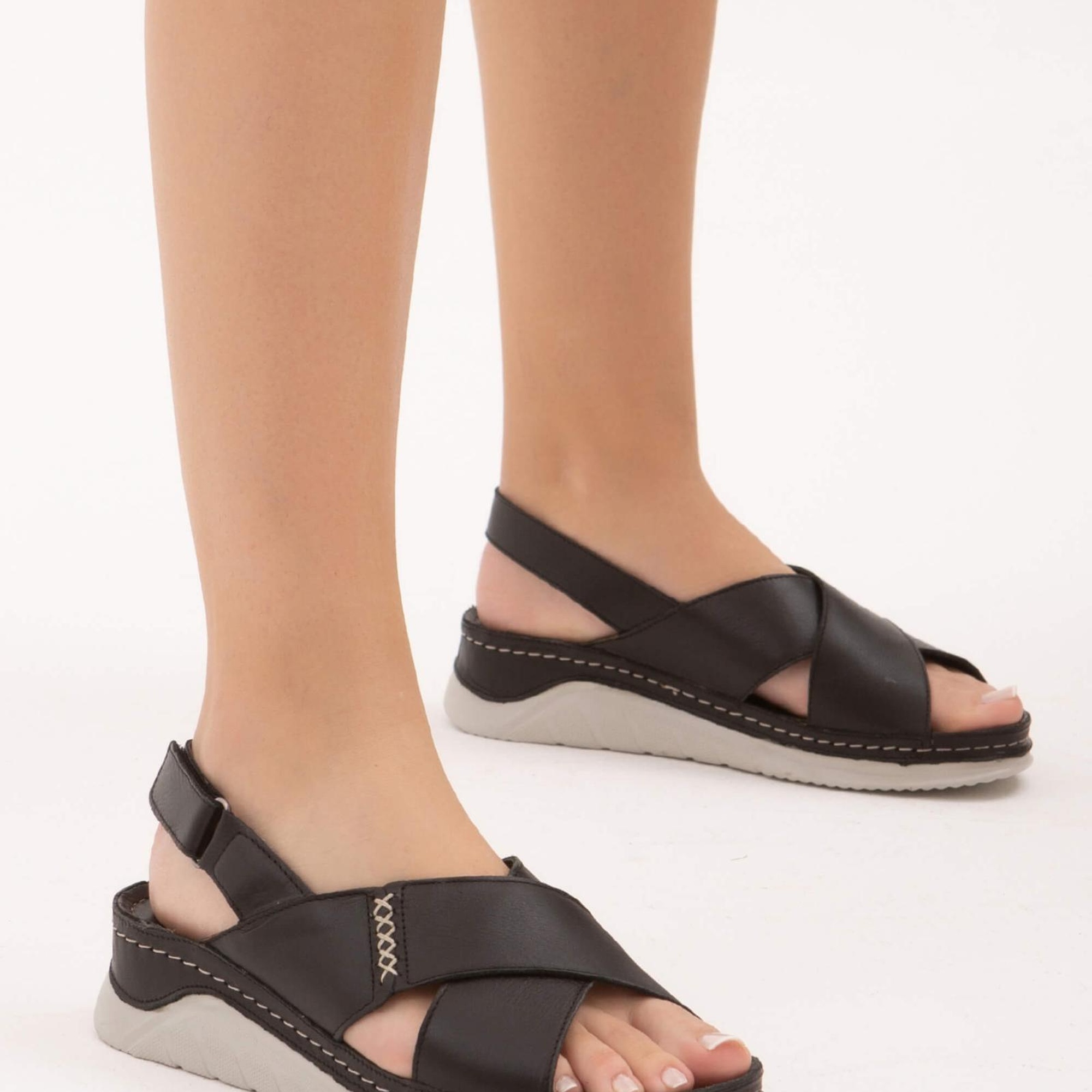 Tamer Tanca Kadın Hakiki Deri Siyah Günlük Sandalet