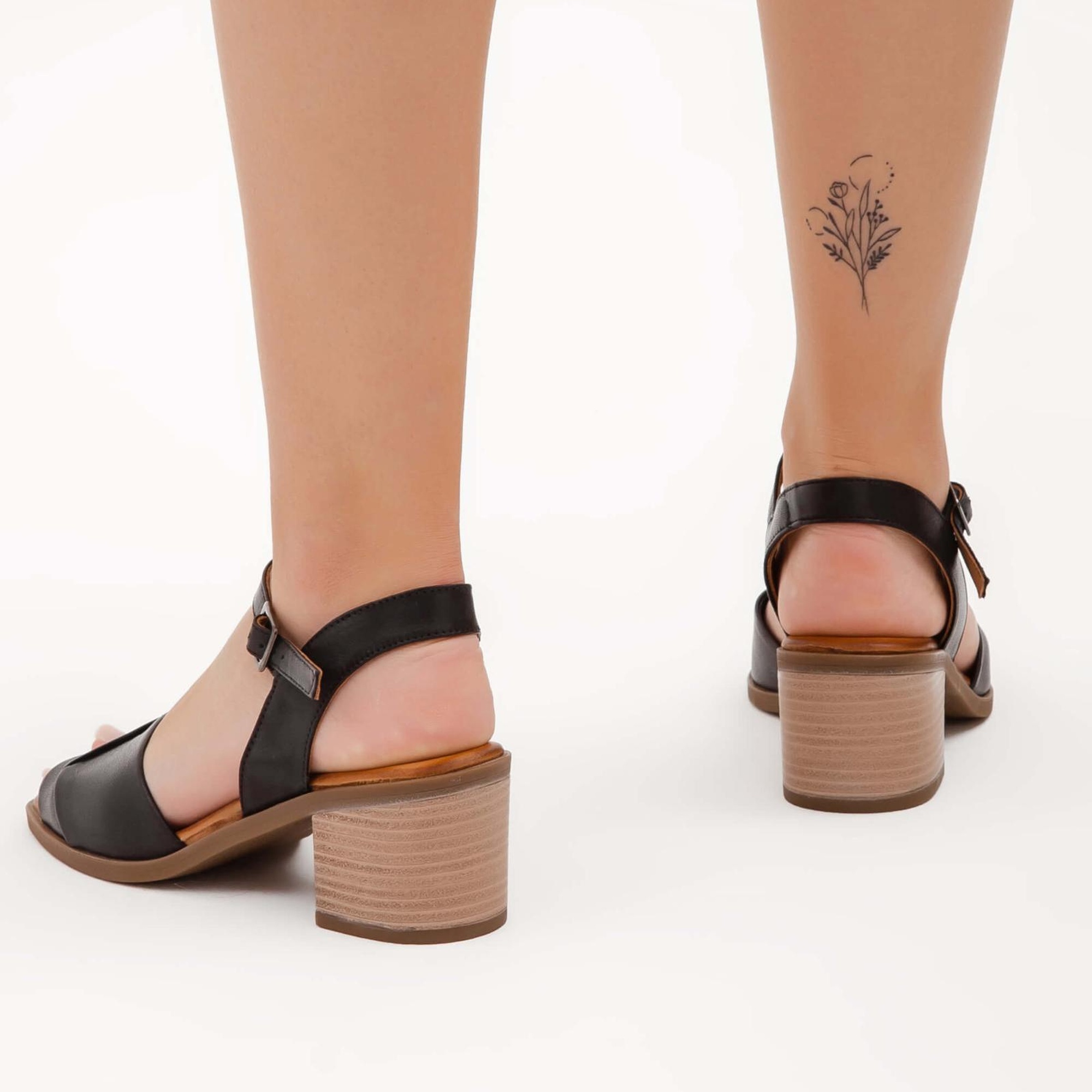 Tamer Tanca Kadın Hakiki Deri Siyah Topuklu Sandalet