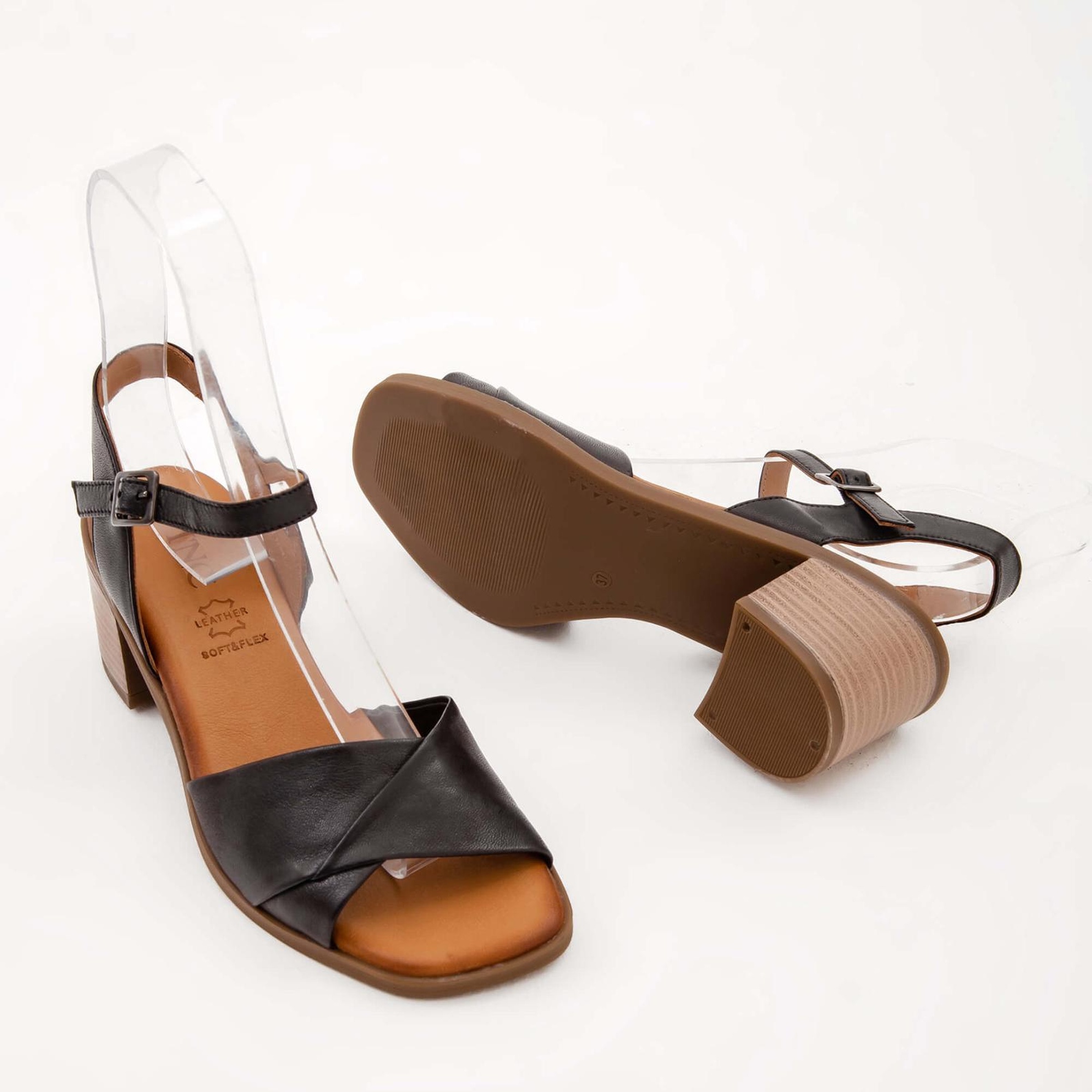 Tamer Tanca Kadın Hakiki Deri Siyah Topuklu Sandalet