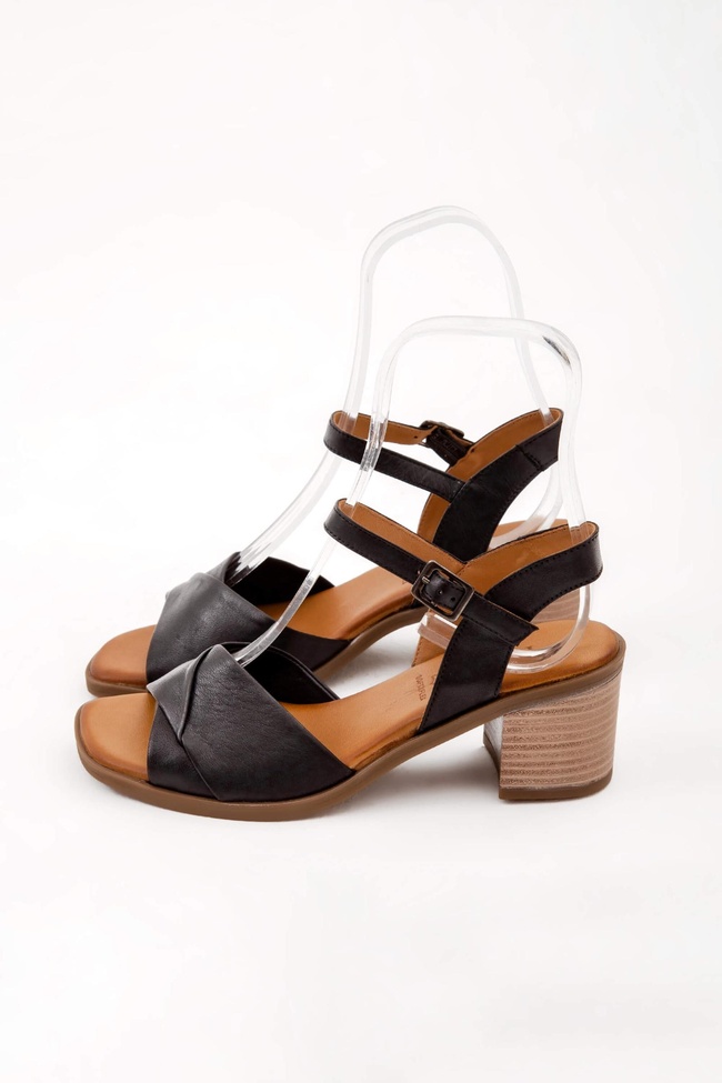  Tamer Tanca Kadın Hakiki Deri Siyah Topuklu Sandalet