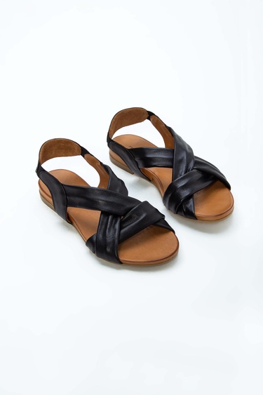  Tamer Tanca Kadın Hakiki Deri Siyah Deri Düz Sandalet