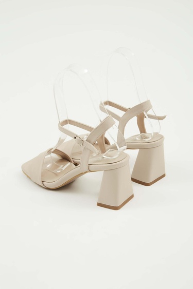  Tamer Tanca Kadın Hakiki Deri Bej Topuklu Sandalet