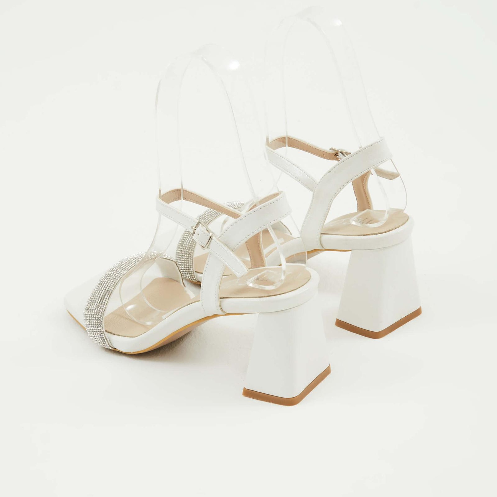 Tamer Tanca Kadın Hakiki Deri Beyaz Topuklu Sandalet