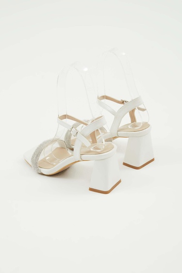  Tamer Tanca Kadın Hakiki Deri Beyaz Topuklu Sandalet
