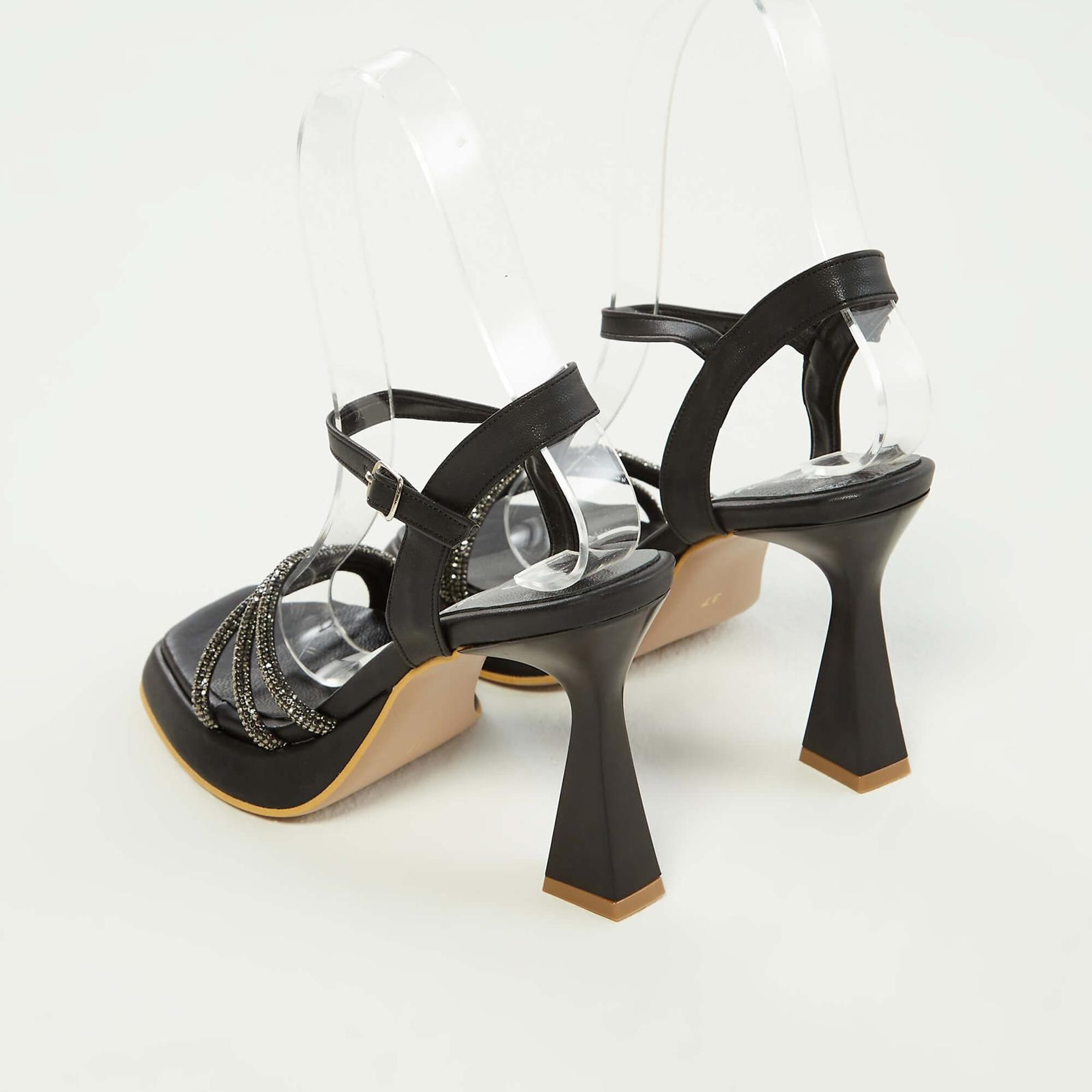 Tamer Tanca Kadın Hakiki Deri Siyah Topuklu Sandalet