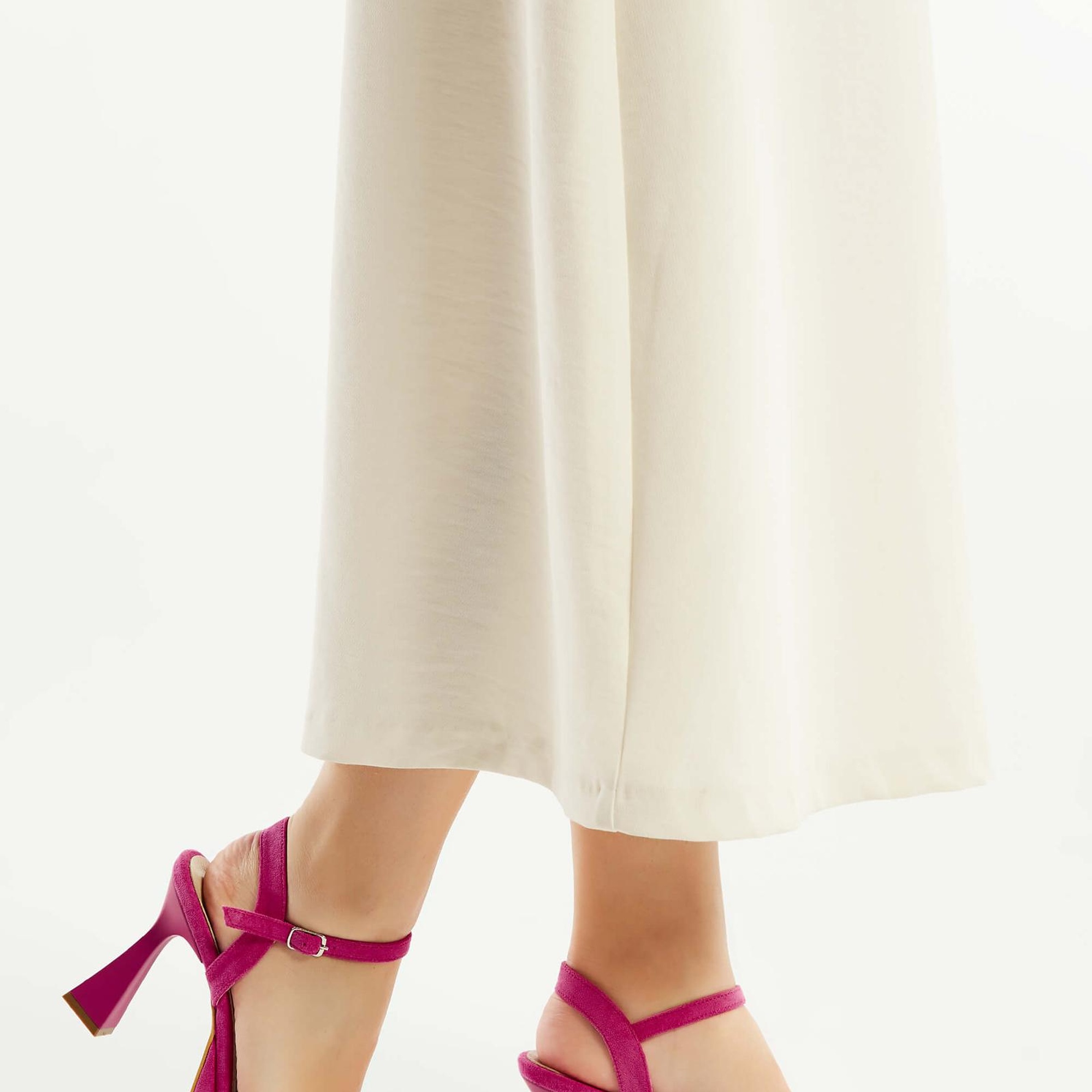 Tamer Tanca Kadın Hakiki Deri Pembe Topuklu Sandalet