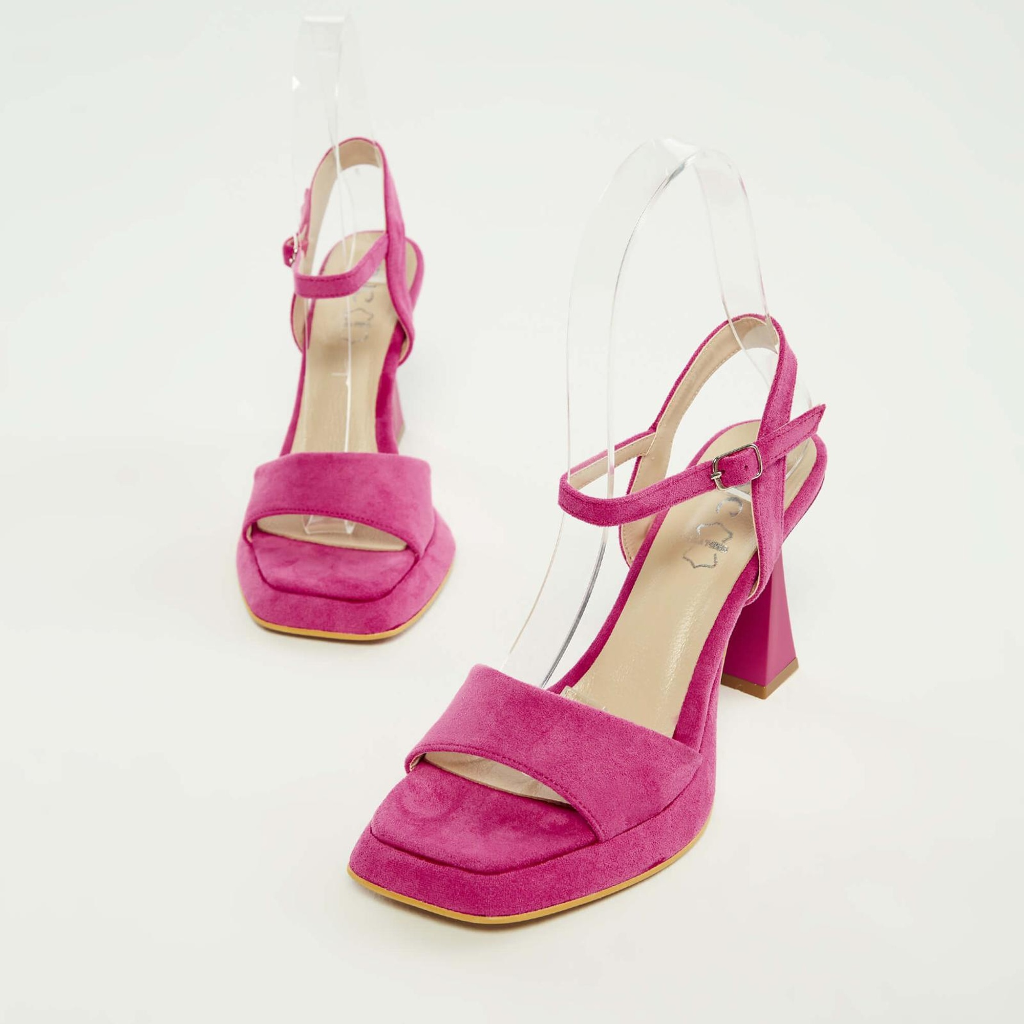 Tamer Tanca Kadın Hakiki Deri Pembe Topuklu Sandalet